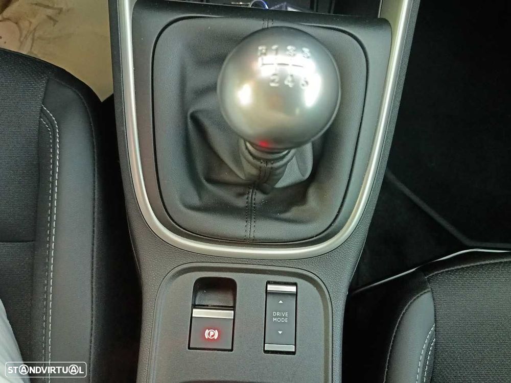 Jeep Avenger 1.2 GSE T3 Altitude - 18