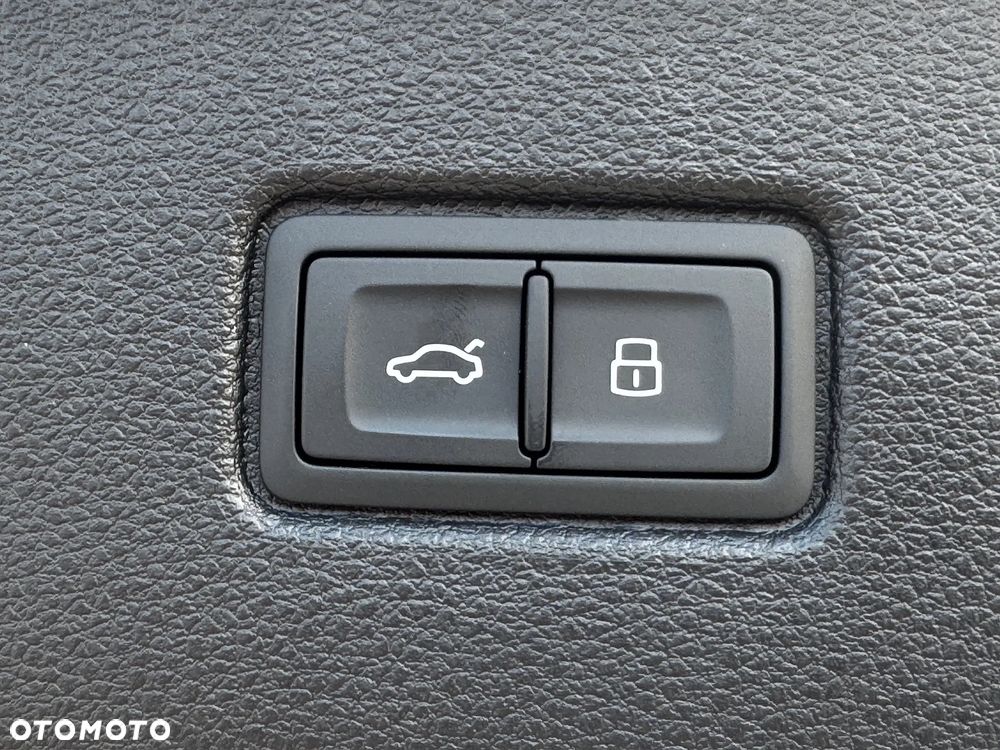 Audi Q7 TFSI e PHEV 360 kW Quattro S Line Tiptr - 36