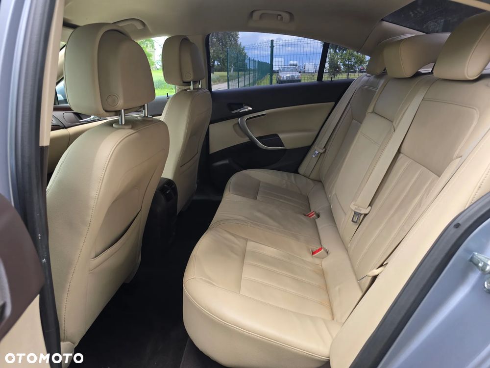 Opel Insignia - 12