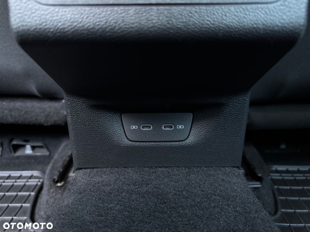 Volkswagen Golf VIII 1.5 TSI EVO Life - 32