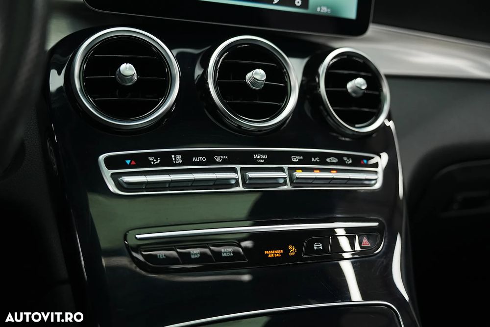 Mercedes-Benz GLC Coupe 200 d 4Matic 9G-TRONIC AMG Line - 38