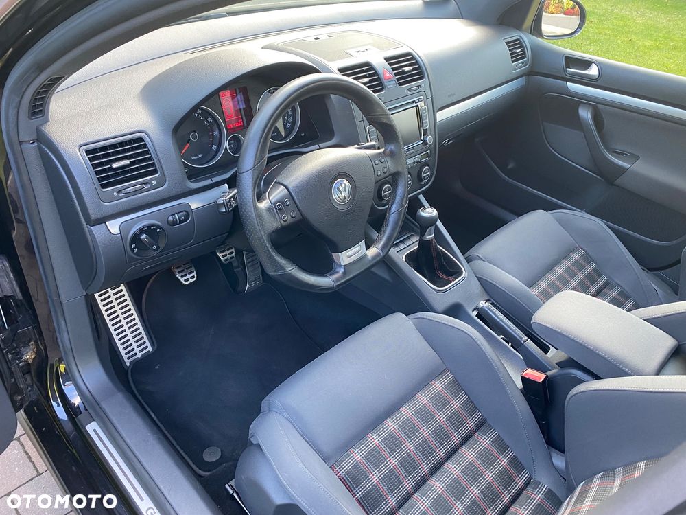 Volkswagen Golf 2.0 TSI GTI - 12