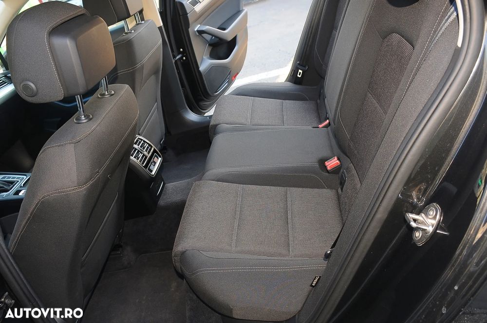Volkswagen Passat 2.0 TDI DSG Comfortline - 26