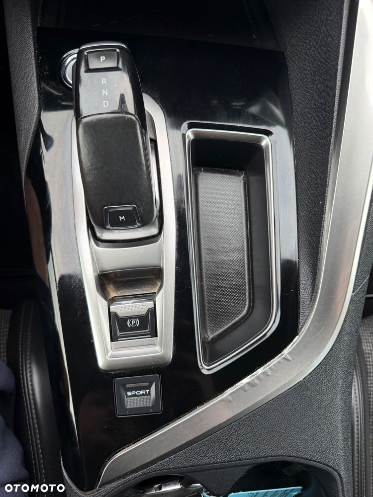 Peugeot 5008 1.6 BlueHDi Style 7os - 29