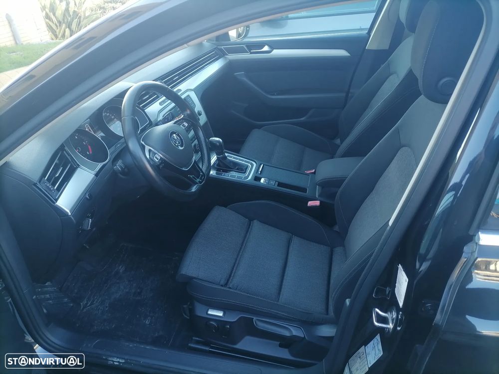VW Passat Variant 1.6 TDI Confortline DSG - 17
