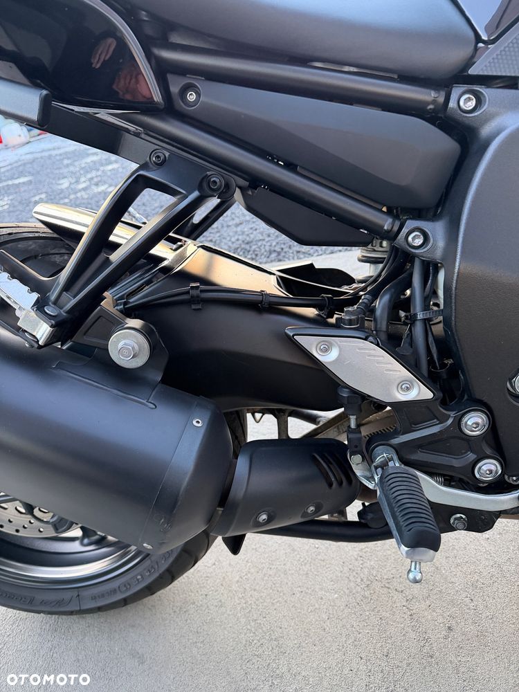 Yamaha FZ8 - 5