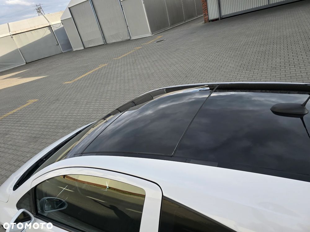 Opel Corsa 1.6 Turbo OPC Nürburgring Edition - 11