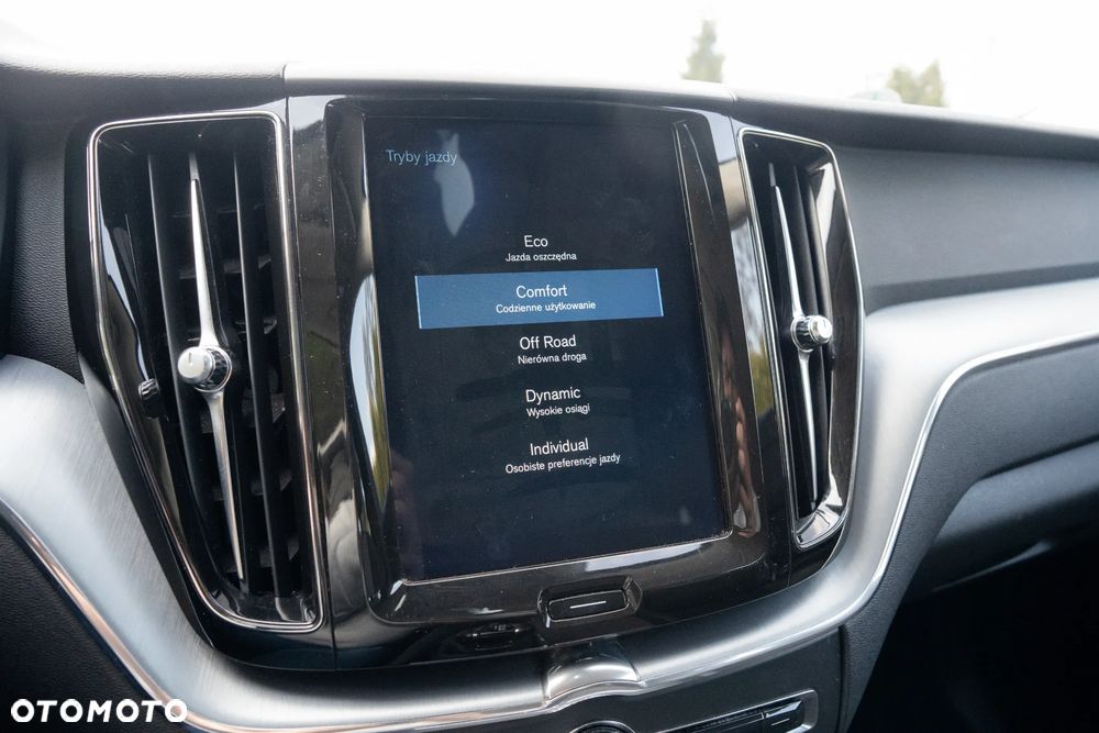 Volvo XC 60 D4 AWD Geartronic Momentum - 19
