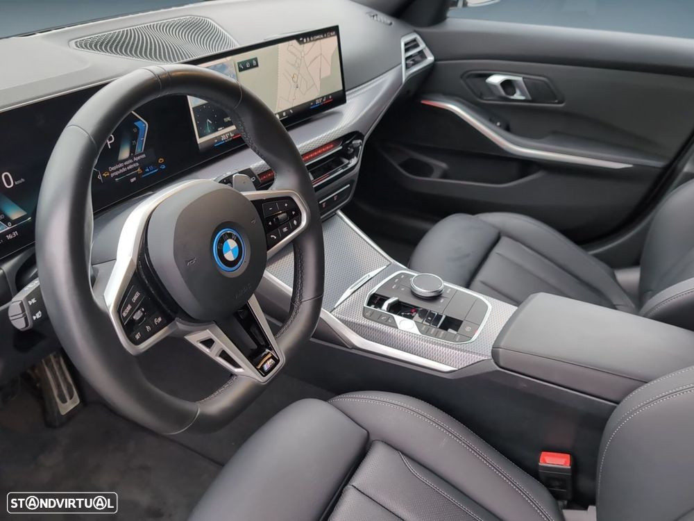 BMW 330 e Pack Desportivo M Auto - 11
