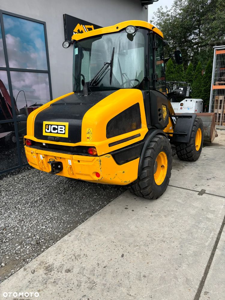 JCB 407 - 3