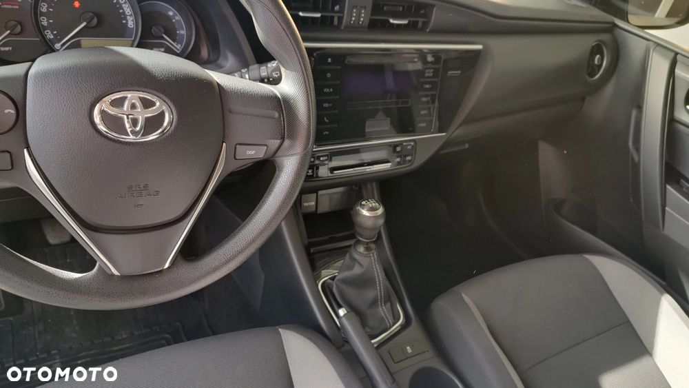 Toyota Auris 1.33 VVT-i Active - 23