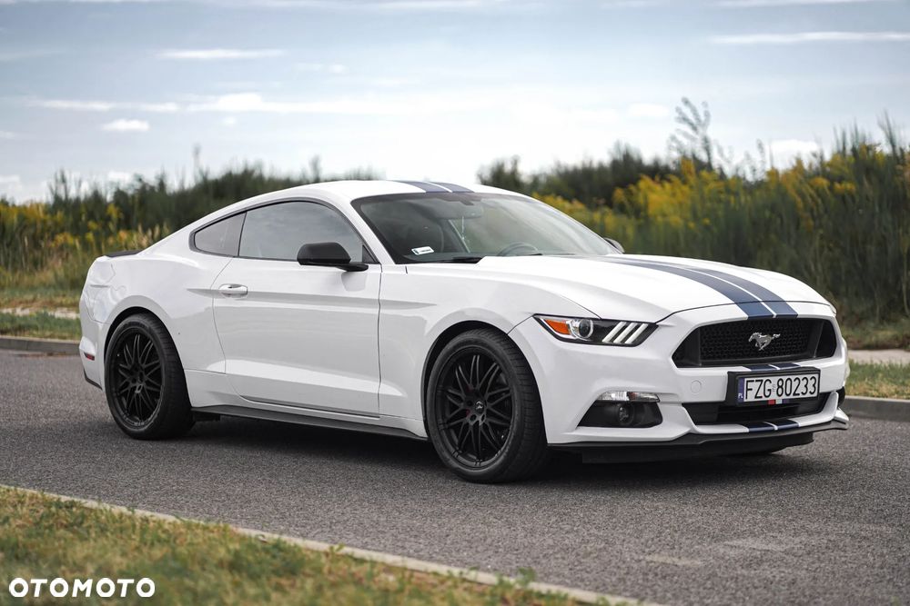 Ford Mustang - 2