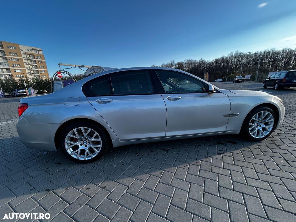 BMW Seria 7 740d Aut. - 9