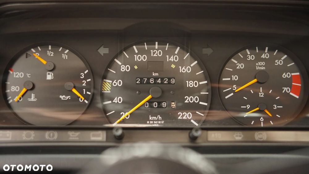Mercedes-Benz W201 (190) - 12