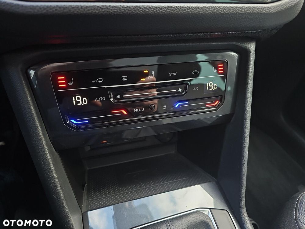 Volkswagen Tiguan - 23
