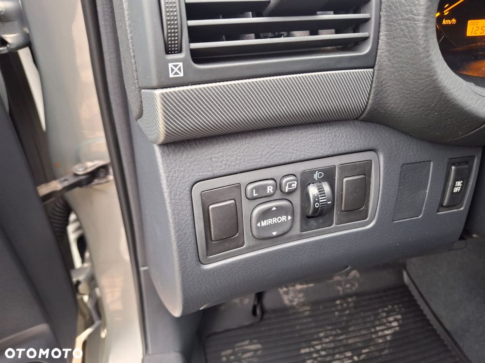 Toyota Avensis 1.8 VVT-i Executive - 14