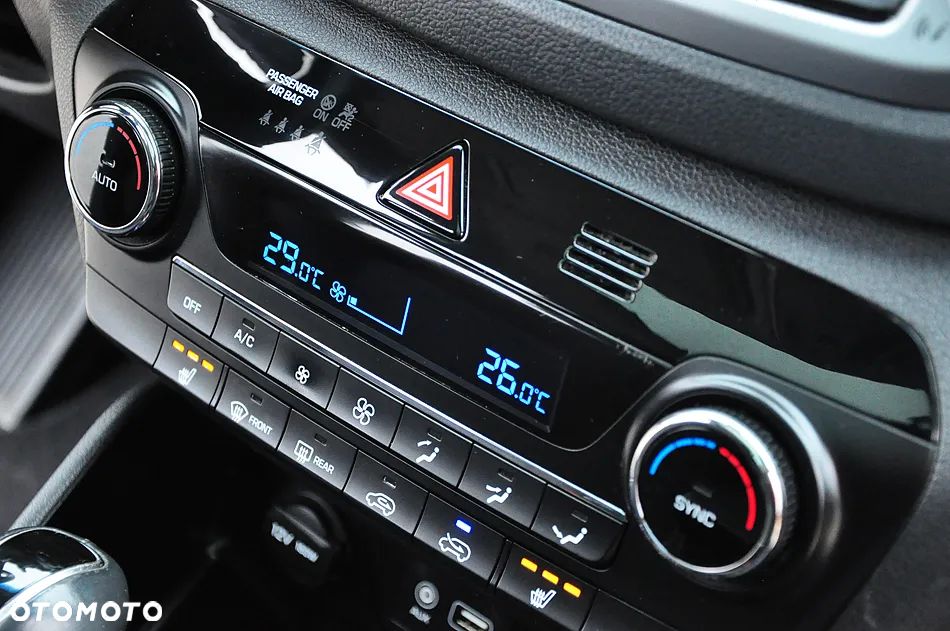 Hyundai Tucson blue 1.7 CRDi 2WD DCT Premium - 26