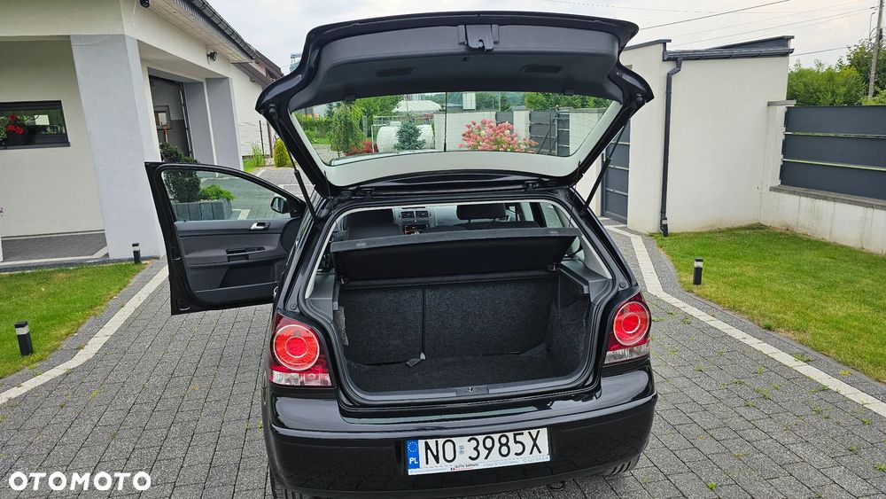 Volkswagen Polo 1.4 16V Trendline - 14