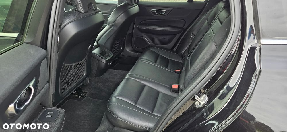 Volvo V60 D3 Summum - 8