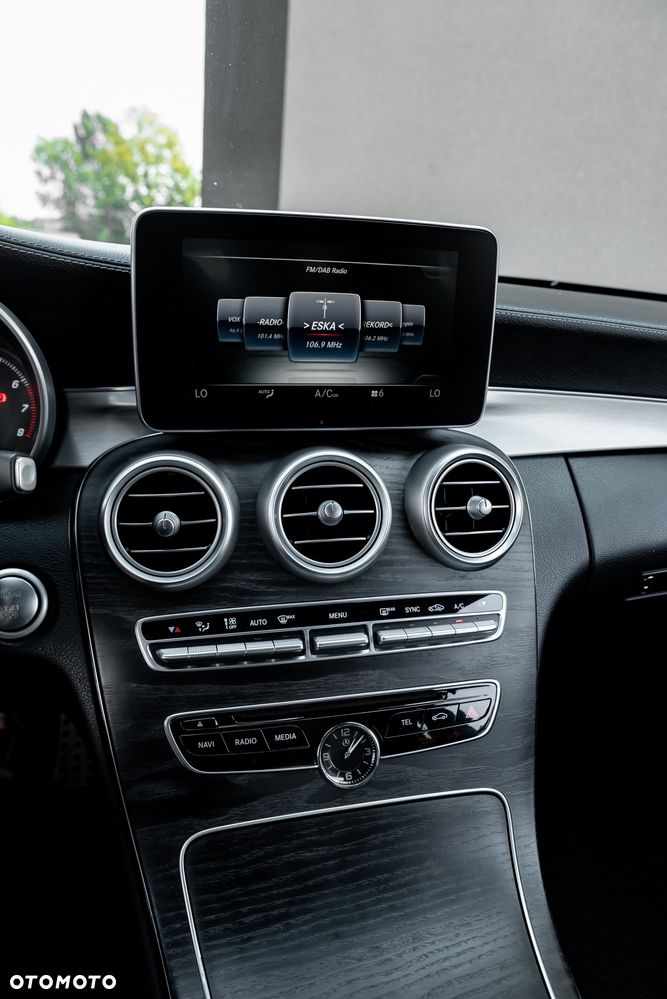 Mercedes-Benz Klasa C 300 9G-TRONIC AMG Line - 31