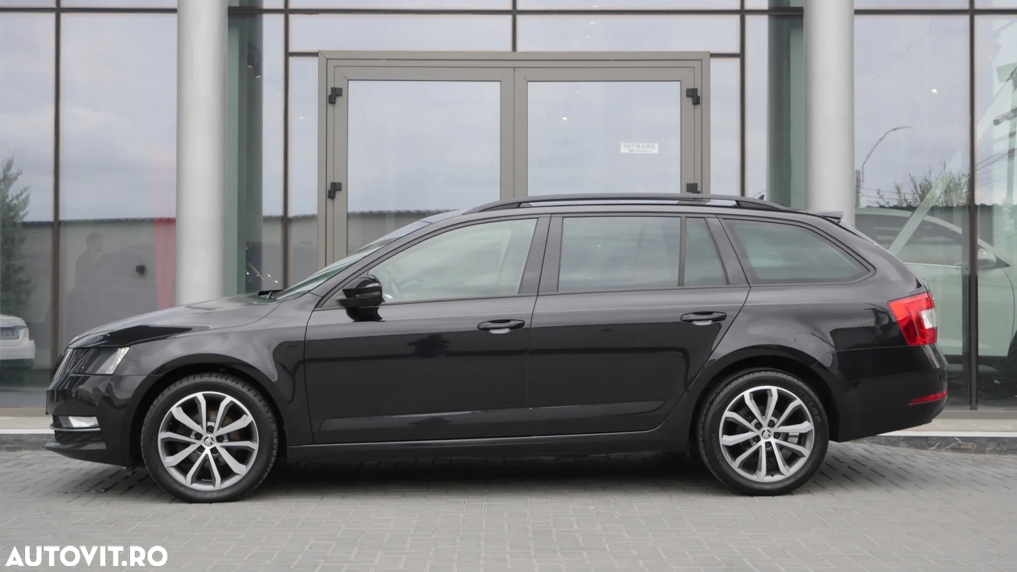 Skoda Octavia Combi 1.6 TDI DSG Style - 8