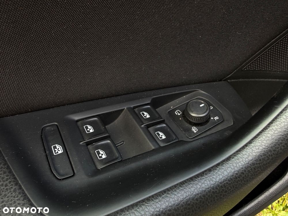 Volkswagen Passat Variant 1.6 TDI SCR DSG Comfortline - 13