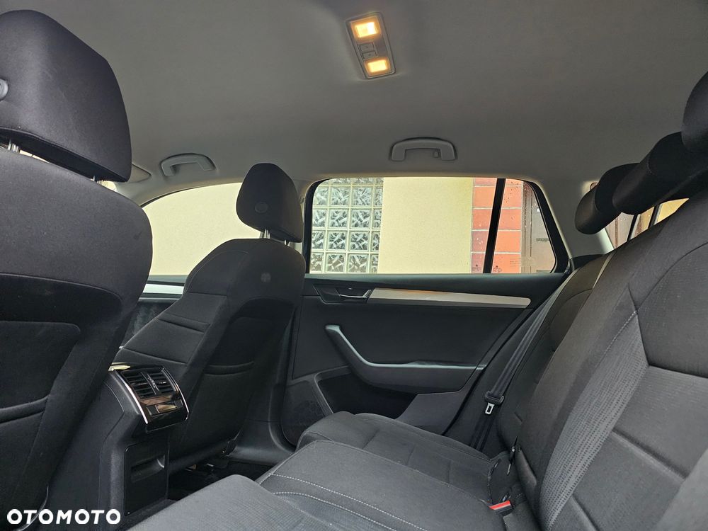 Skoda Superb 2.0 TDI SCR Style DSG - 7