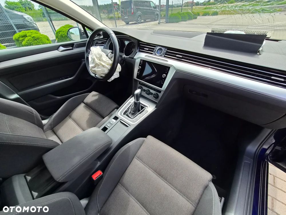 Volkswagen Passat 2.0 TDI SCR DSG Comfortline - 13