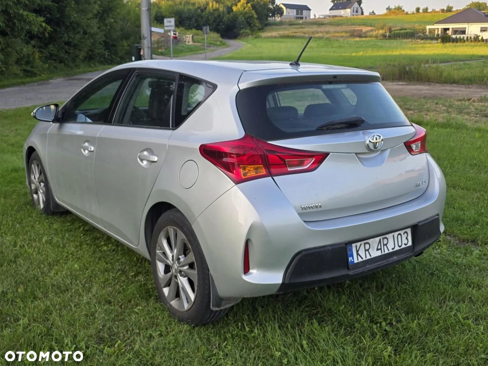 Toyota Auris 1.6 Premium MS - 6