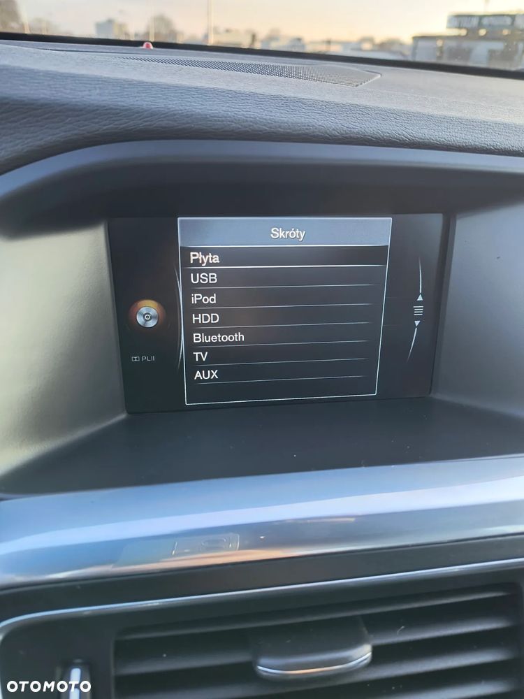 Volvo V60 D6 AWD Plug-in Hybrid Summum - 24