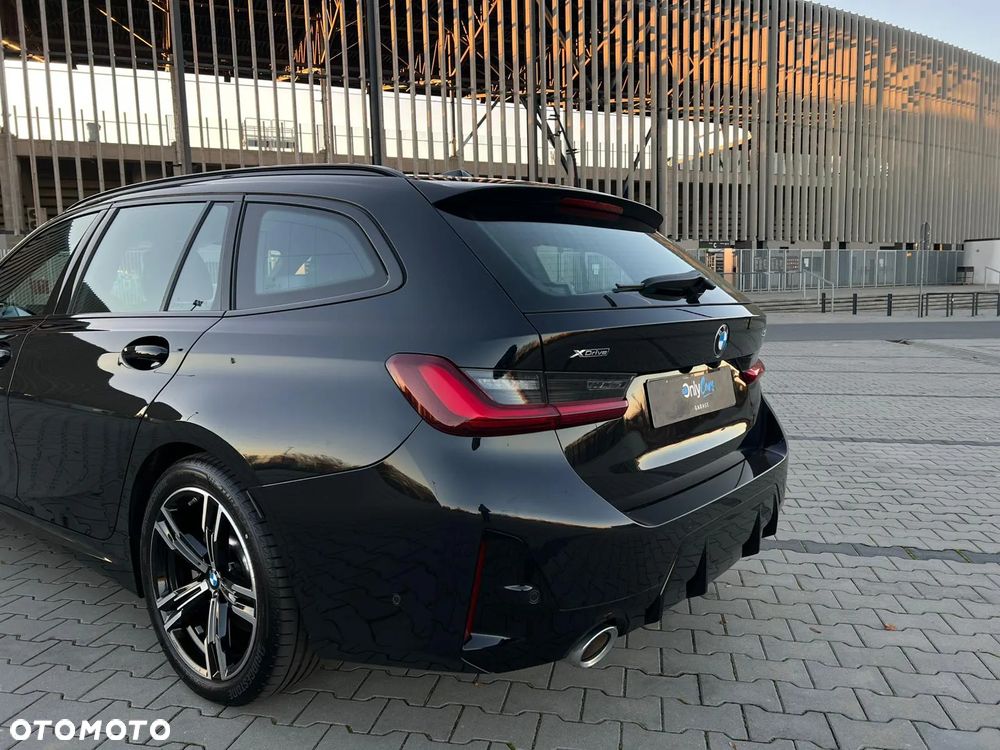 BMW Seria 3 330i xDrive M Sport - 33