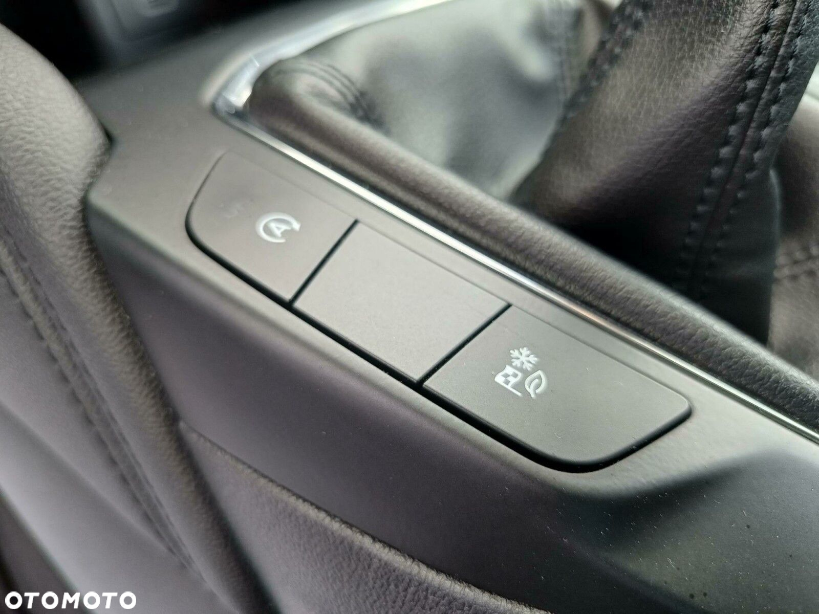 Ford Kuga - 24