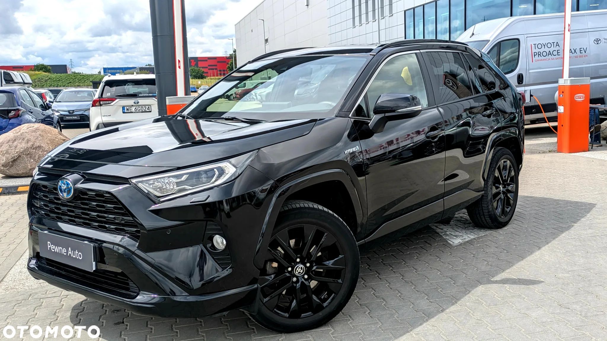 Toyota RAV4 2.5 Hybrid Black Edition by JBL 4x4 - 1