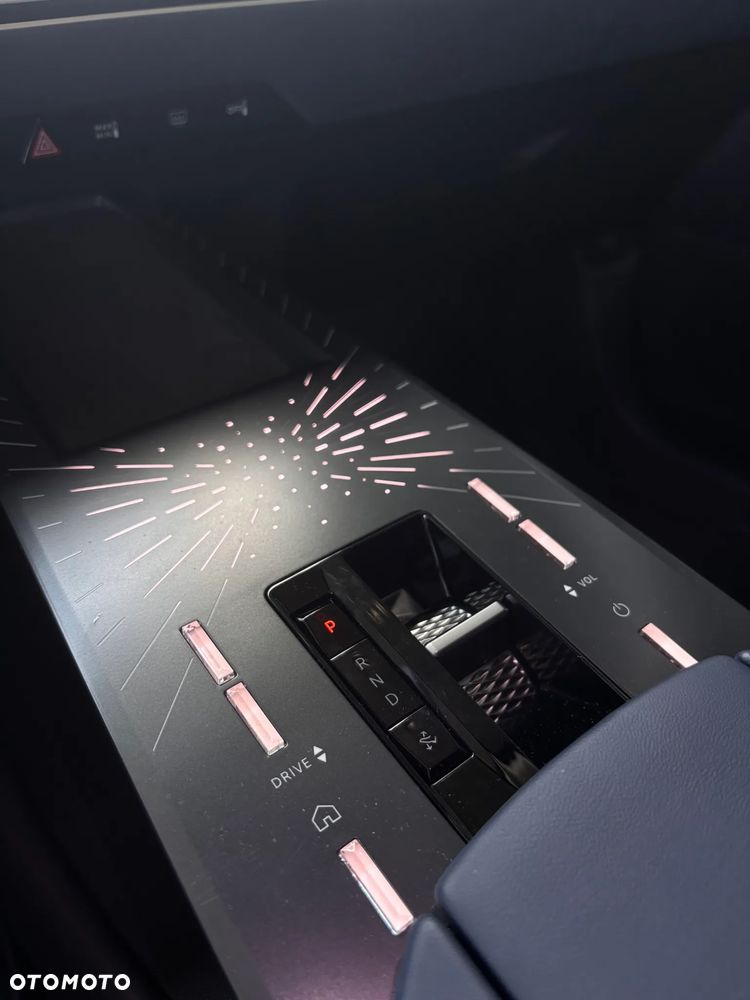 DS Automobiles N°8 73kWh Étoile - 23