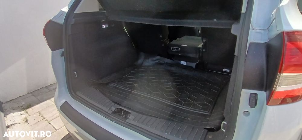 Ford C-Max - 10