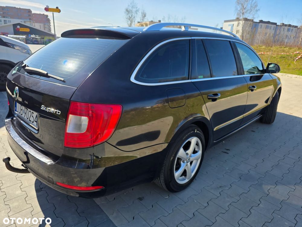 Skoda Superb 2.0 TDI Elegance DSG - 6
