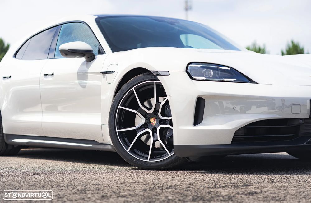 Porsche Taycan Sport Turismo bateria Performance Plus - 28