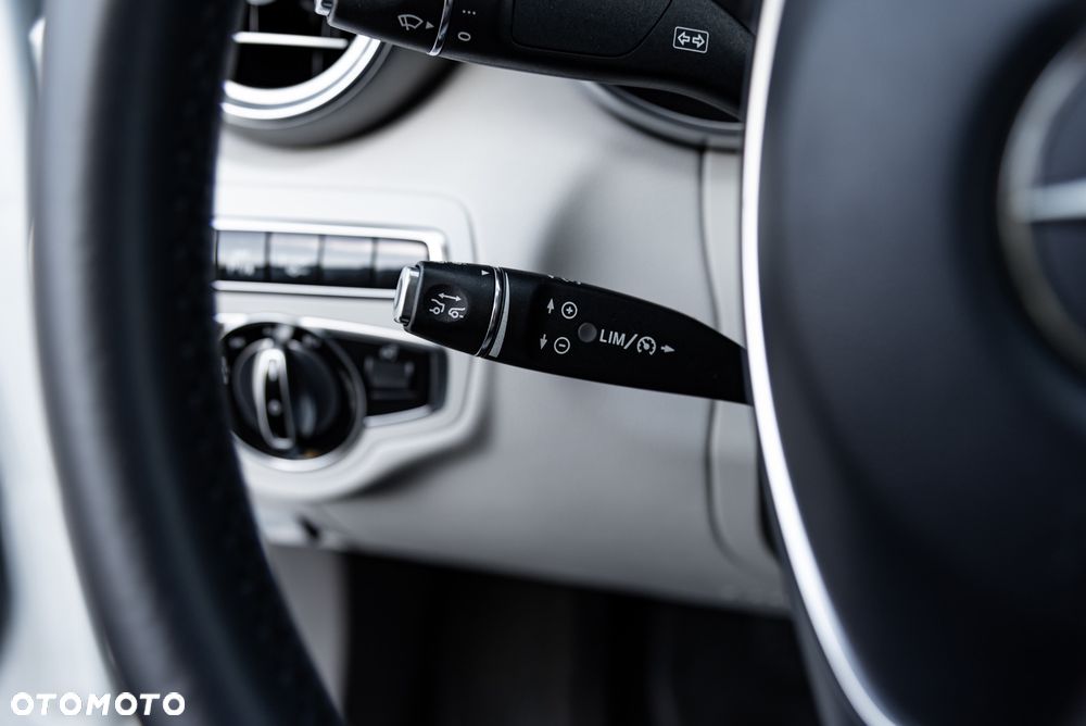 Mercedes-Benz Klasa C 220 (BlueTEC) d 7G-TRONIC AMG Line - 34