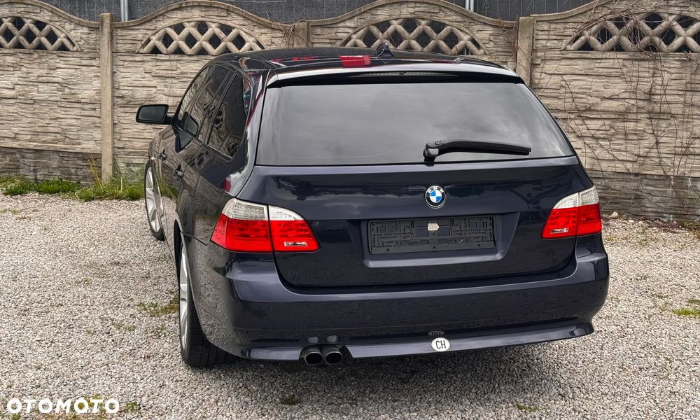 BMW Seria 5 525xi - 14
