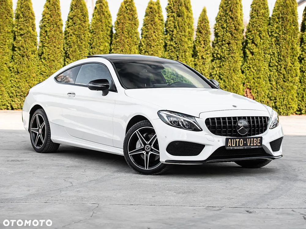 Mercedes-Benz Klasa C 200 4Matic 9G-TRONIC AMG Line - 2