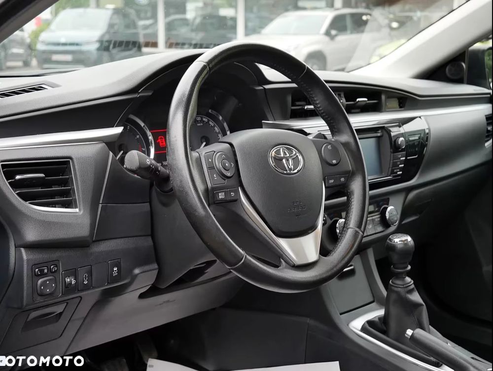 Toyota Corolla 1.6 Prestige EU6 - 19