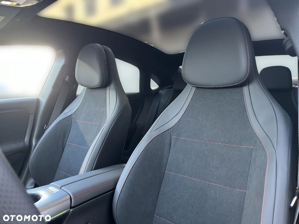 Mercedes-Benz CLA - 10