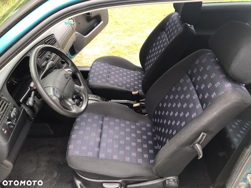 Volkswagen Golf - 11