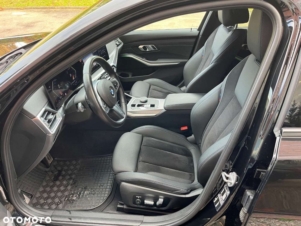 BMW Seria 3 320i Touring M Sport - 30