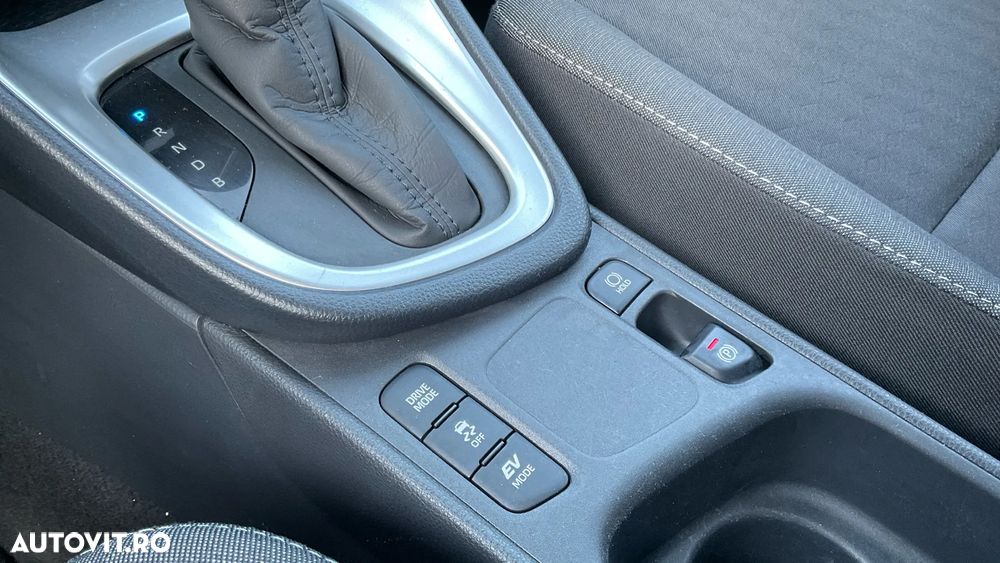 Toyota Yaris 116 1.5 VVT-i Business Edition - 32