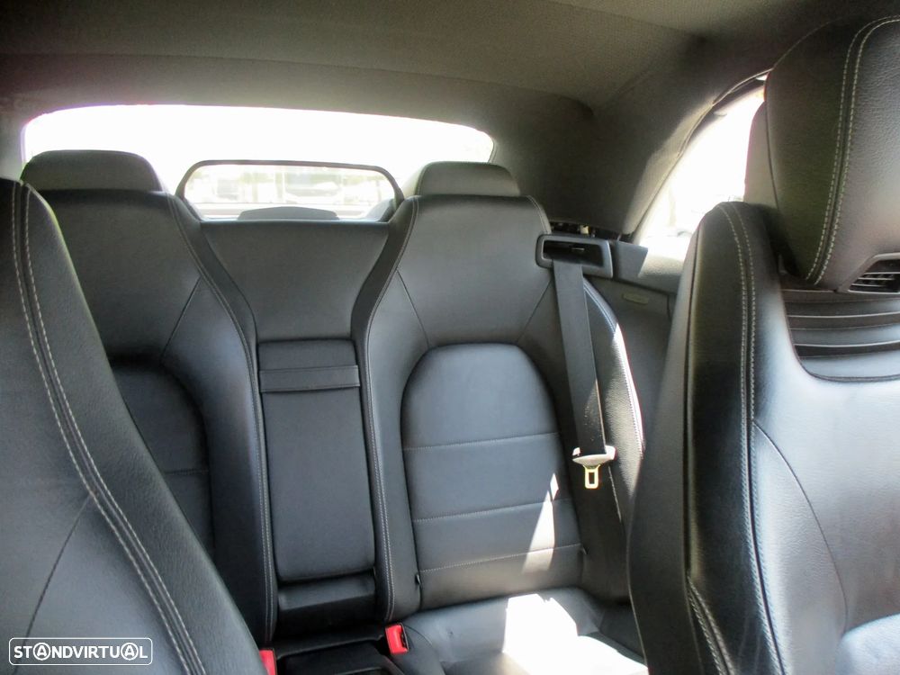 Mercedes-Benz E 250 CDi Avantgarde BlueEfficiency Auto - 36
