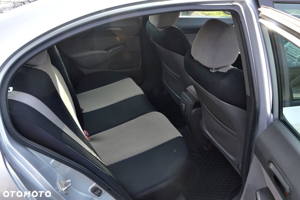 Honda Civic 1.8 Comfort - 11