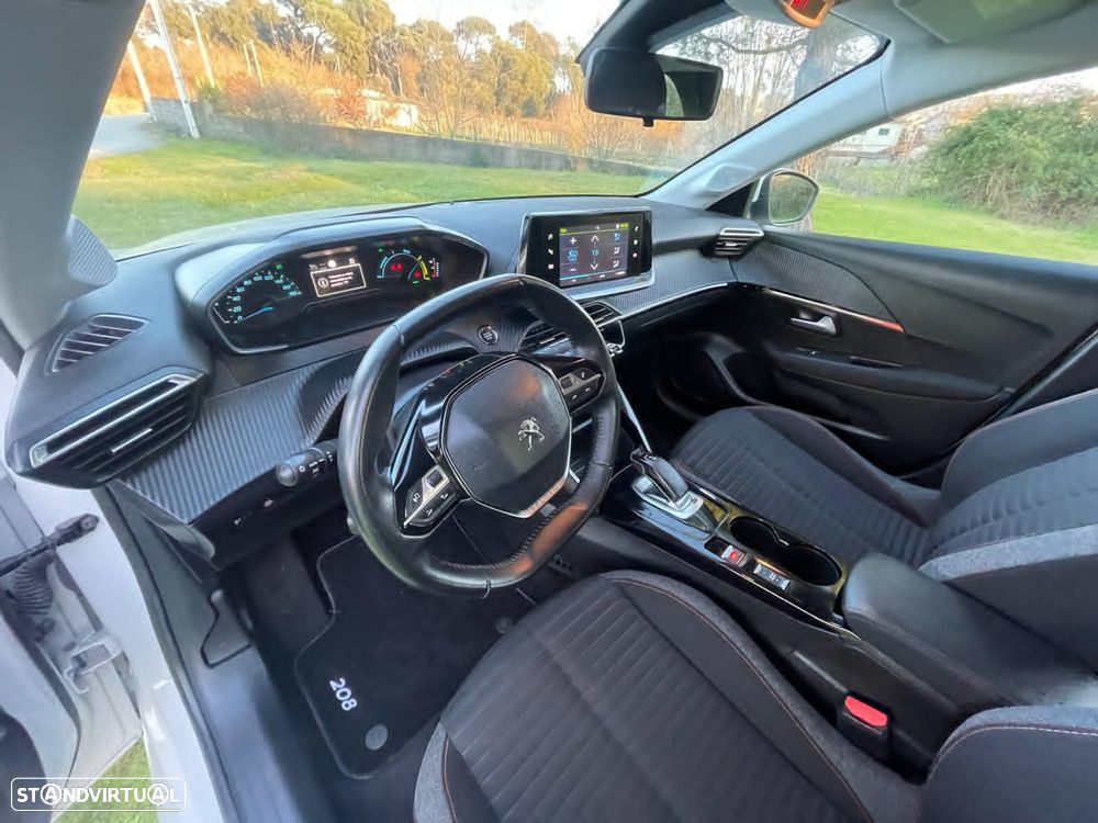 Peugeot e-208 Style - 11