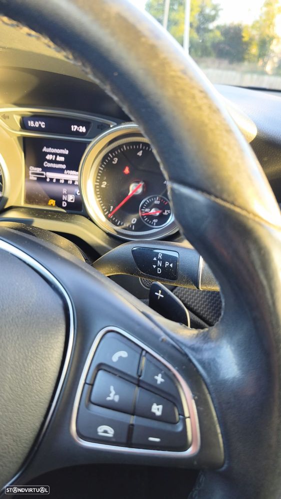 Mercedes-Benz CLA 180 d 7G-DCT - 7