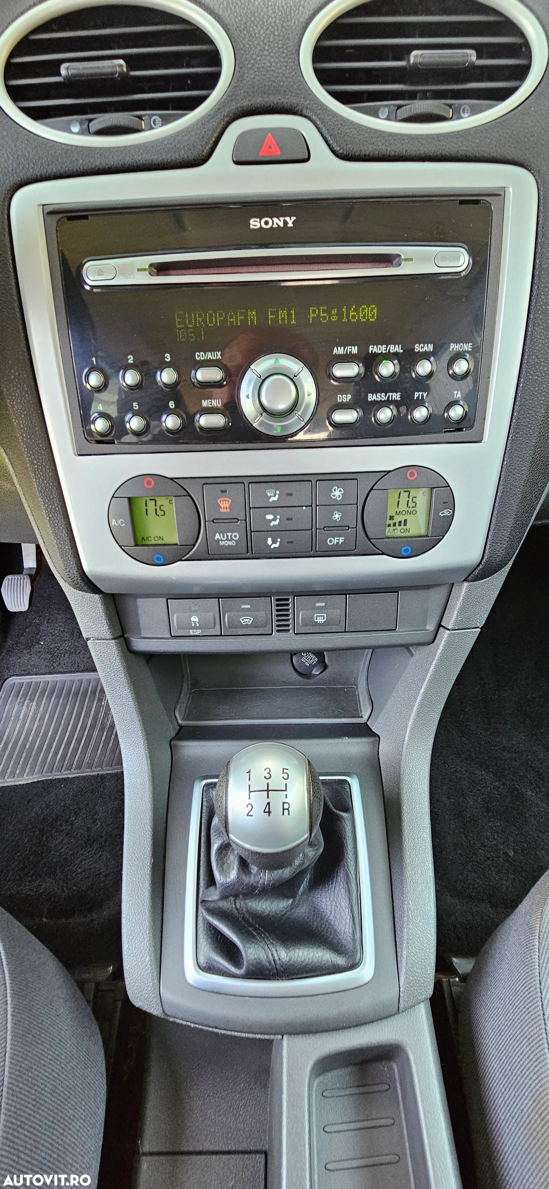 Ford Focus Wagon 1.6i Comfort - 8